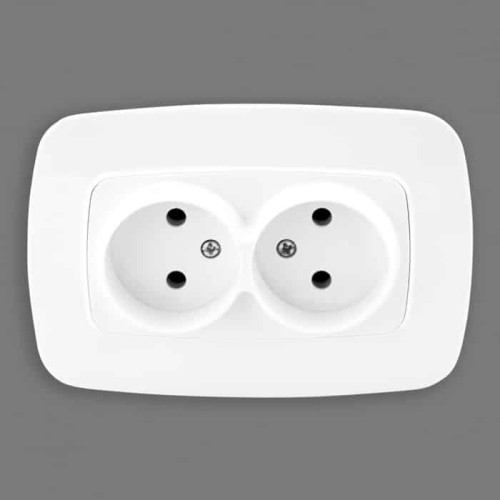 Розетка встроенная 2-а. 16А 250V белая /10/200 ELA — купите по выгодной цене в CabLED MARKET