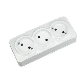 Розетка накладная 3-а. 16А 250V IP20 белая/10/100 POWER MAX-3