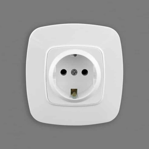 Розетка встроенная з заземлением 16А 250V белая/10/200 ELA — купите по выгодной цене в CabLED MARKET